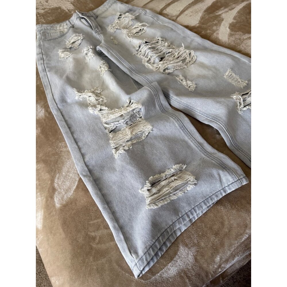 Fashion Nova Light Wash Distressed Denim Jeans Size Large Streetwear Fit - Picture 2 of 11